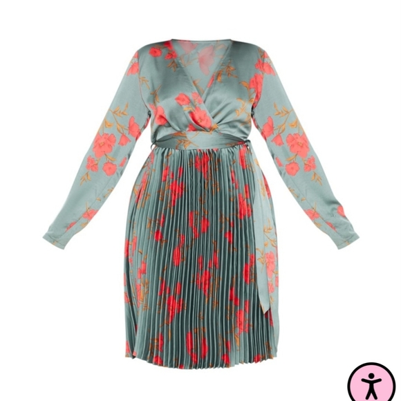 PrettyLittleThing Emerald Green Floral Dress - Picture 3 of 5